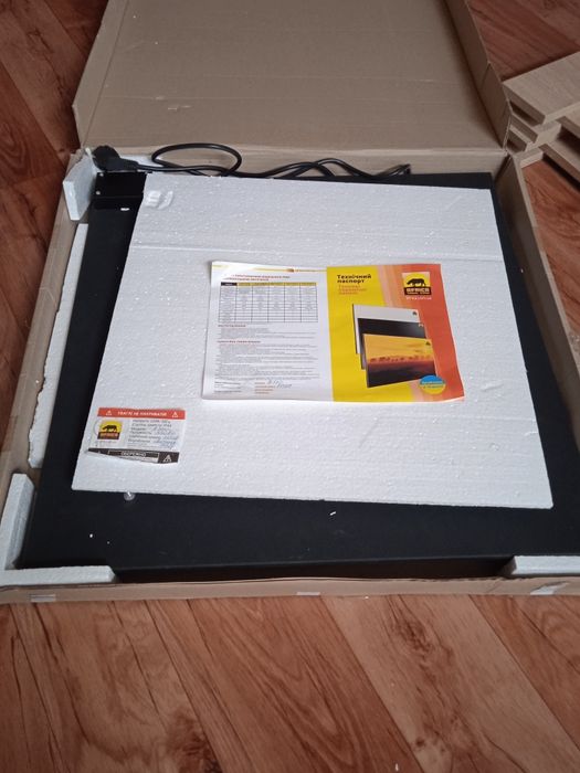 Теплова керамічна панель