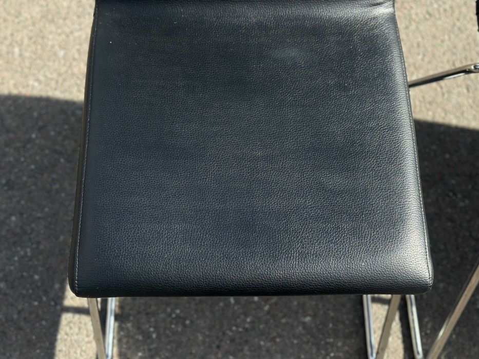 Чорні шкіряні кухонні/обідні/офісні стільці/крісла/меблі з Європи