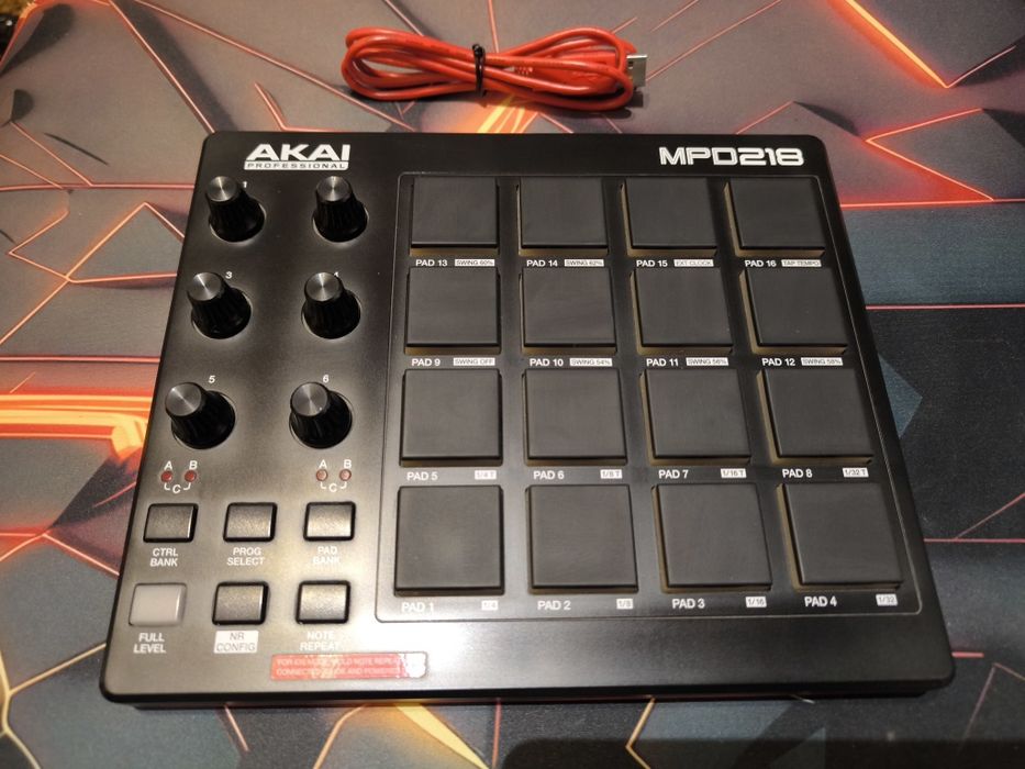 Akai MPD 218 - kontroler MIDI