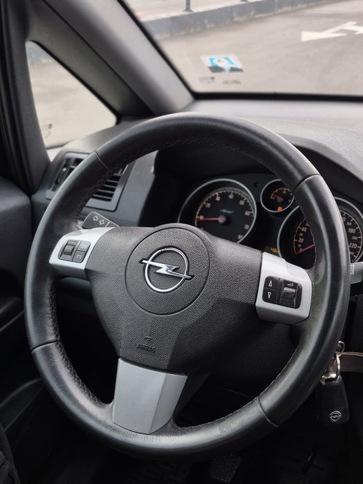 Opel Zafira 2009 | 1.8 бензин | 7 місць | механіка