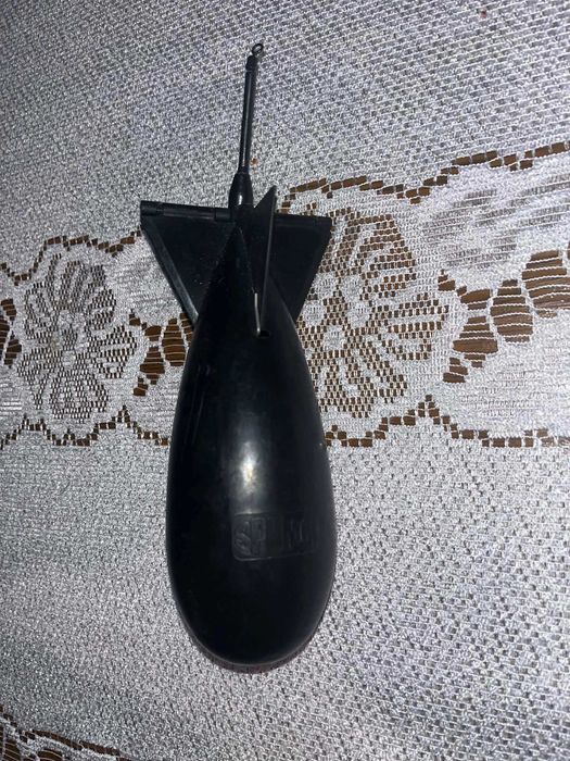 Dwa spomby jeden duży drugi mniejszy