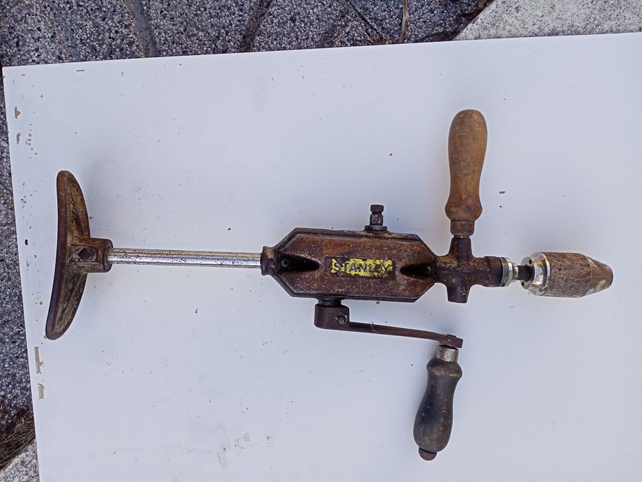 Maquina furar manual
