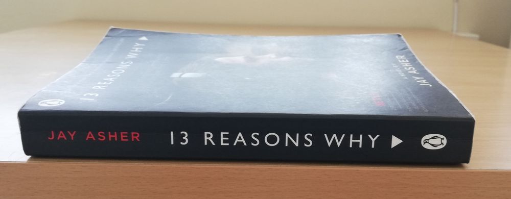 Livro "Thirteen Reasons Why" de Jay Asher