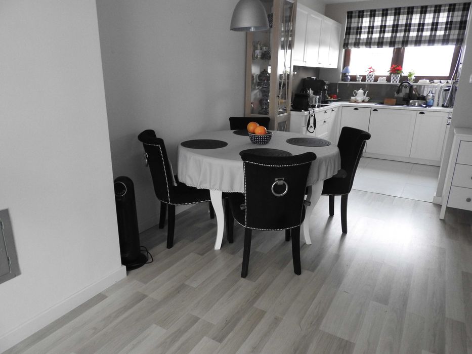 krzesła stylowe, czarne w stylu glamour