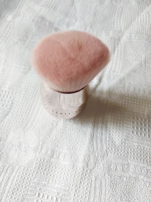 Fenty Beauty Kabuki brush 160