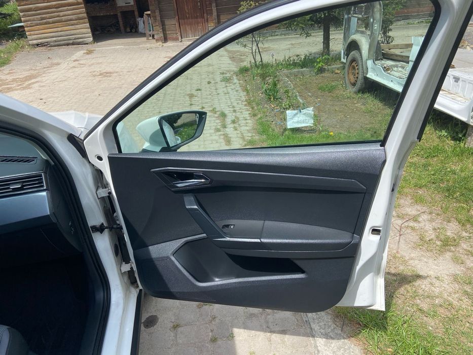 Автомобіль seat arona