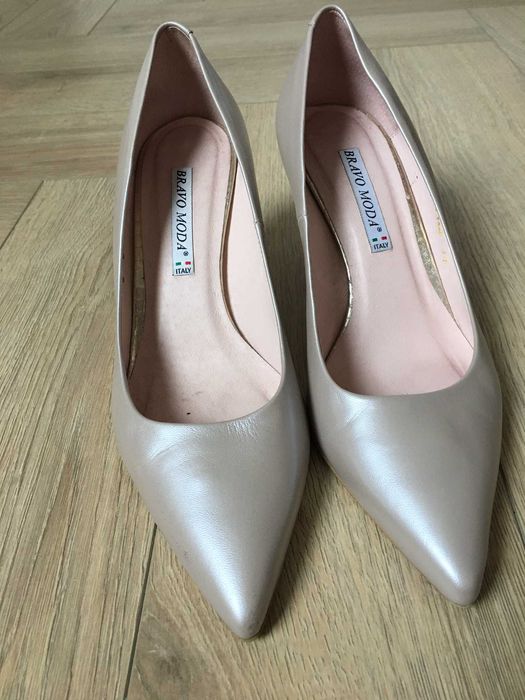 szpilki 39 pudrowy perłowy róż