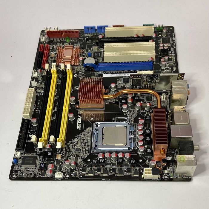 ТОПОВАЯ ASUS P5K-E WI-FI AP s775 P35 DDR2 1200MHz под XEON e5450/x5460