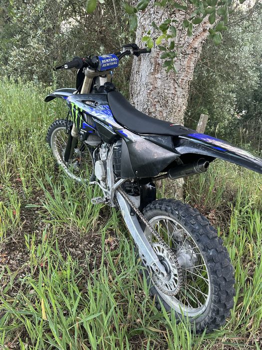 Yamaha yz 125 Carregada de Material
