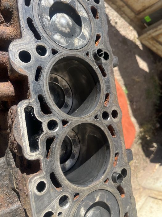 Двигун мотор двигатель блок голова CAY 1.6 TDI 03L103373A VW Skoda