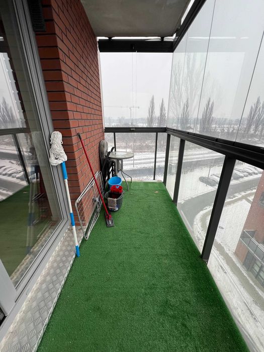 Wynajmę 1 osobowy pokój. 15m2. Balkon. Winda. Ochrona. Siłownia.
