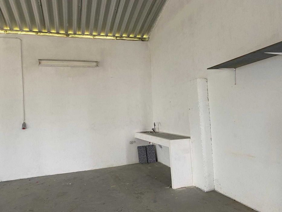 Arrenda-se Armazém em Benavente, bom estado, com contracto.