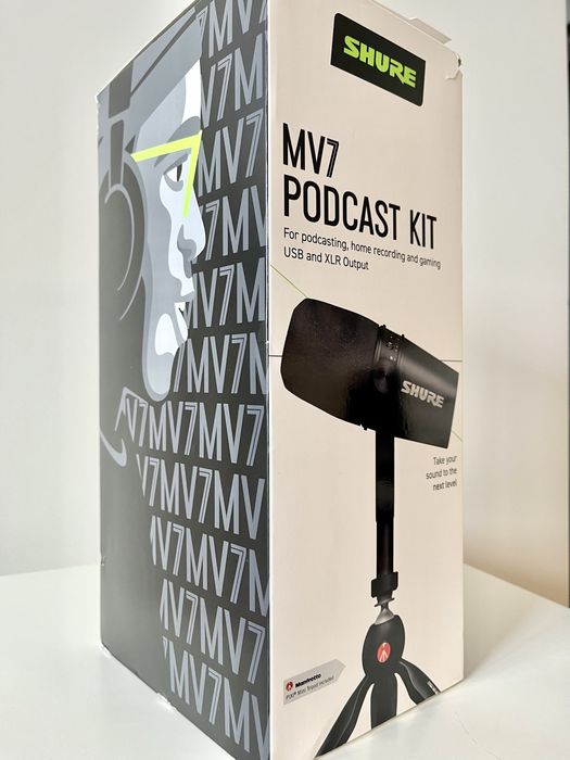 Shure MV7 dynamic microphone on USB XLR + tripod