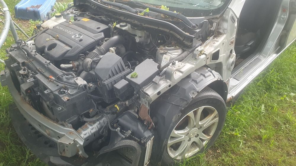 Mazda 3 2010r klapa silnik drzwi części