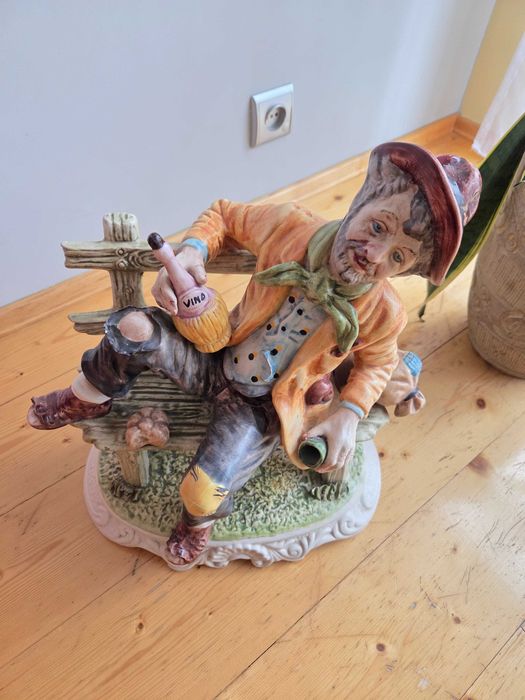 Figurka Capodimonte Drunken Bum Hobo