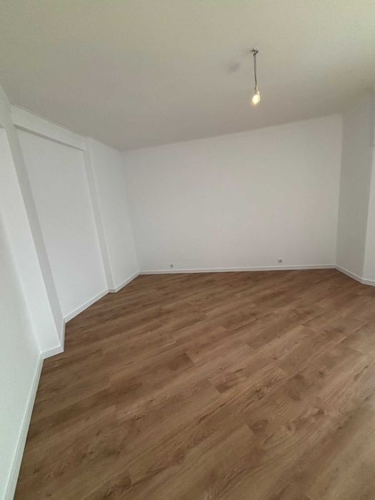 Apartamento Renovado Com Logradouro T3 - 149m2