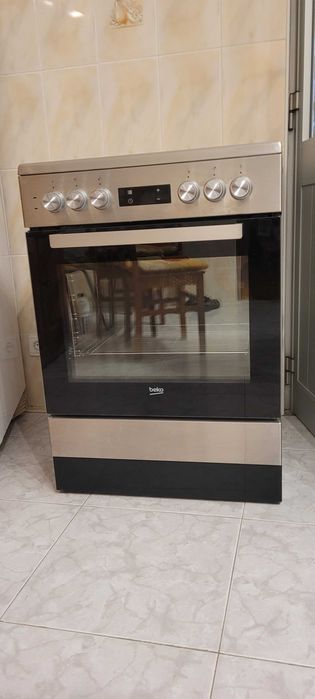 Fogão eléctrico com placa