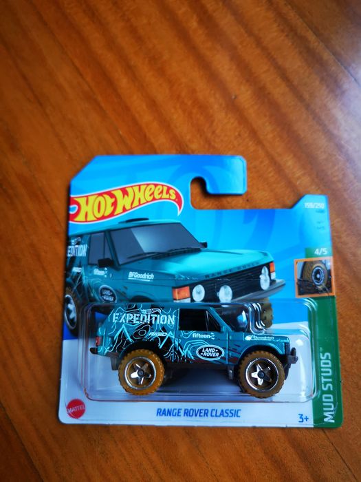 Land rover e vários Hot wheels novo com portes incluídos