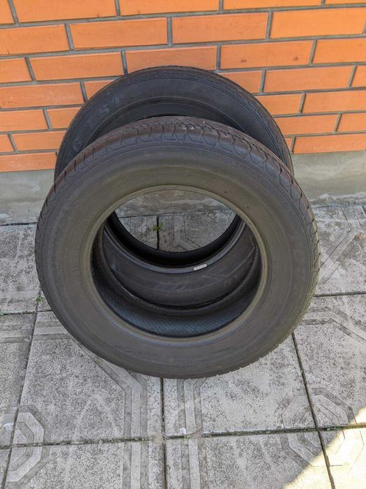 Пара шин 215/65 R16