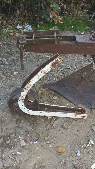 charrua antiga para decorar jardim