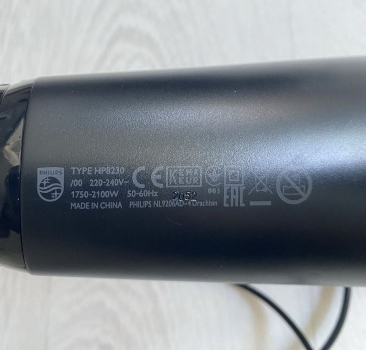 Фен Phillips ThermoProtect 2100 W