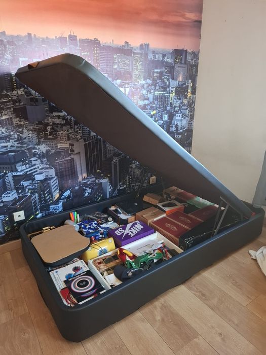 Cama 110x195 com sommier com arrumação