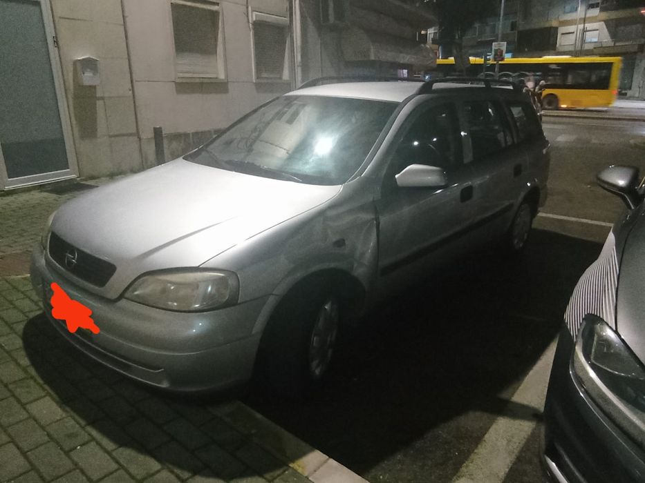 Vende -se carrinha pra retirada de peças* RESERVADO*