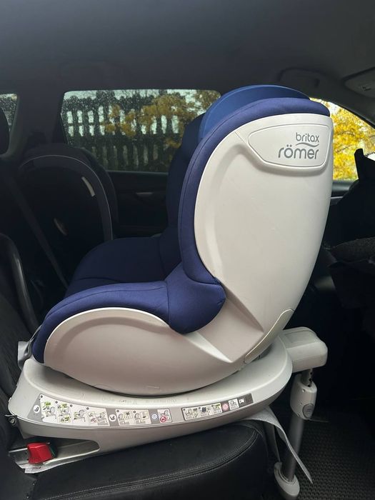 Britax Romer dualfix автокрісло що крутиться на 360° в супер стані!  ГАРНИЙ ТОРГ!