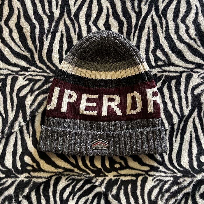Шапка SuperDry Mountain Goods