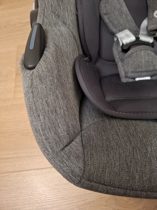 Продам автокрісло Maxi Cosi Cabriofix