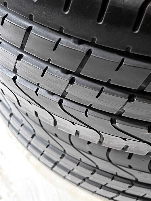 Pneus Pirelli Pzero - 225/35/19 - Como NOVOS