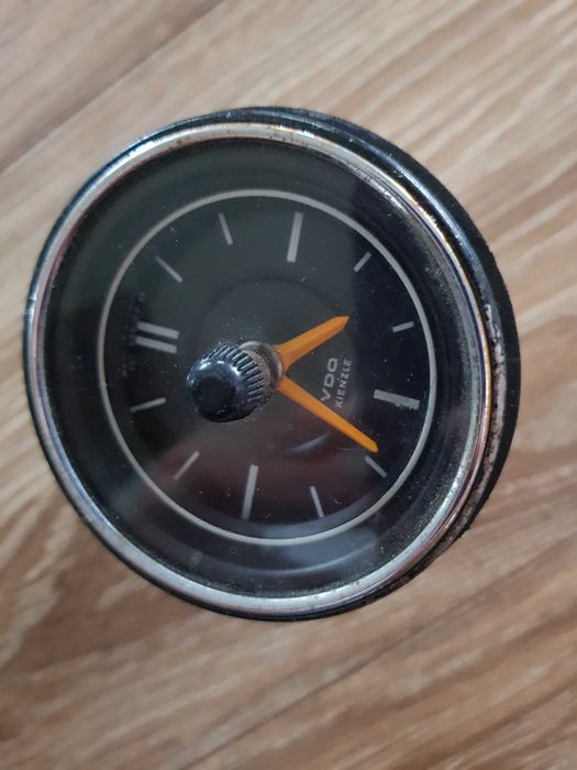 Zegarek konsoli mercedes R107