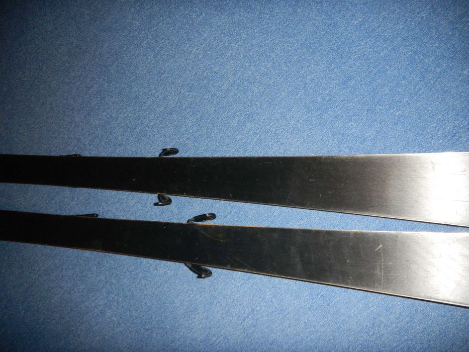 палки лыжные лыжи карвинговые ATOMIC шлем горнолыжный