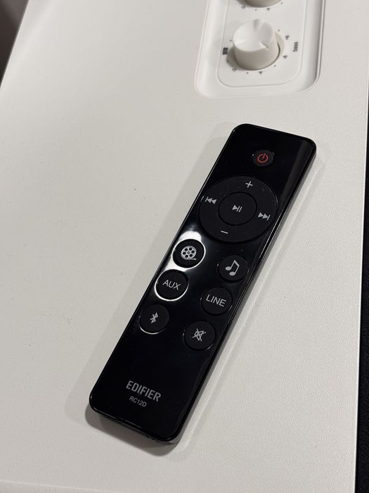 Продам акустичну систему Edifier D12