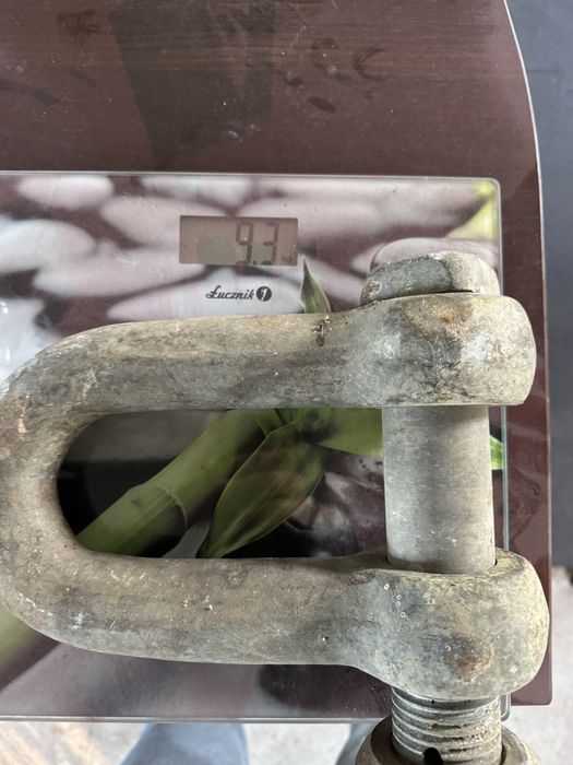 Duża potężna szekla prosta 17 ton holowanie lina