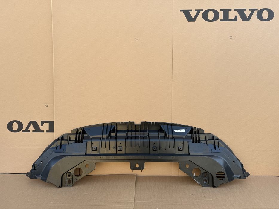 Volvo XC40 osłona dolna zderzaka