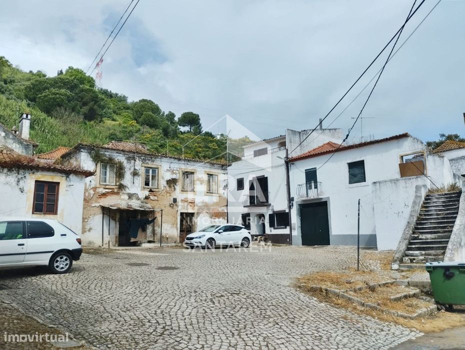 Moradia de pisos para reconstruir