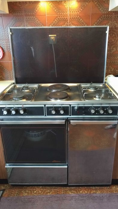 Fogão marca "Supremo"