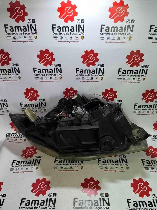 Ótica / Farol Esquerdo BMW 1