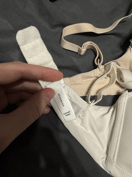 Білизна. Бюстгальтер жіночий