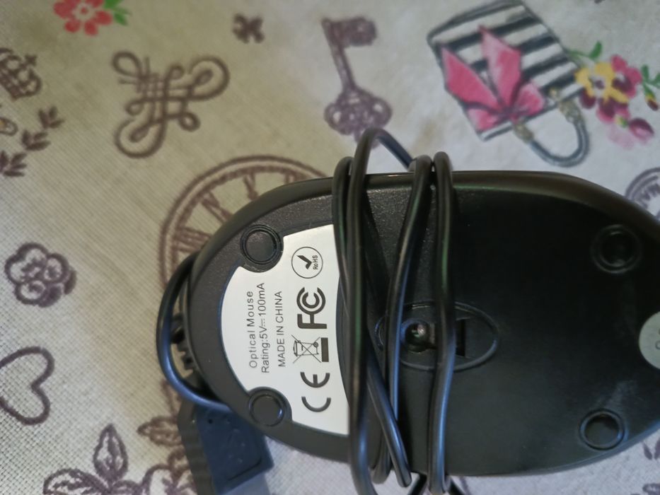 Продам лот 3 робочі  клавіатури та 2 миші