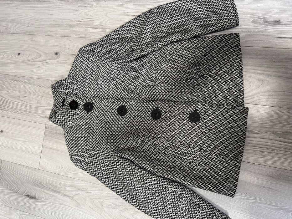 Пальто жіноче коротке