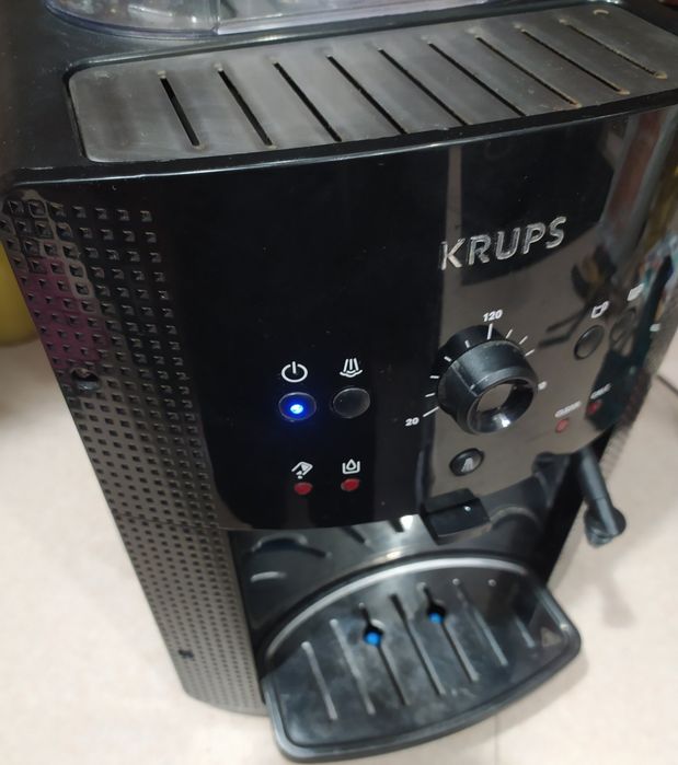 Кофемашина Krups полностью рабочая на зёрнах
