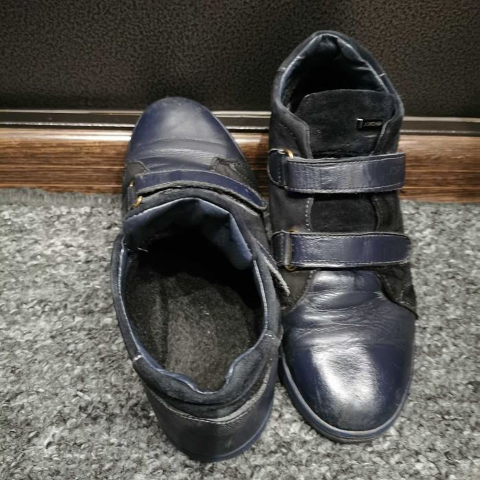 Продам демісезонні черевики для хлопчика