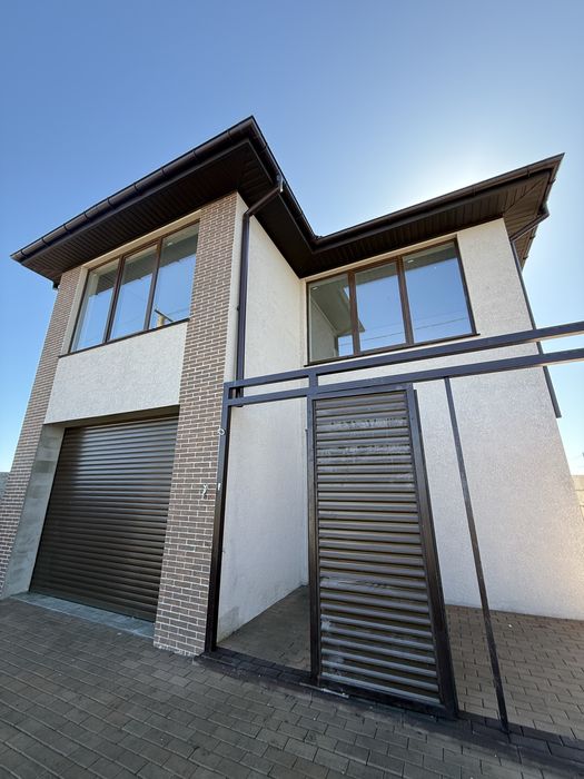 Без комиссии! Дом, Червоный Хутор. 170 м2, участок, гараж