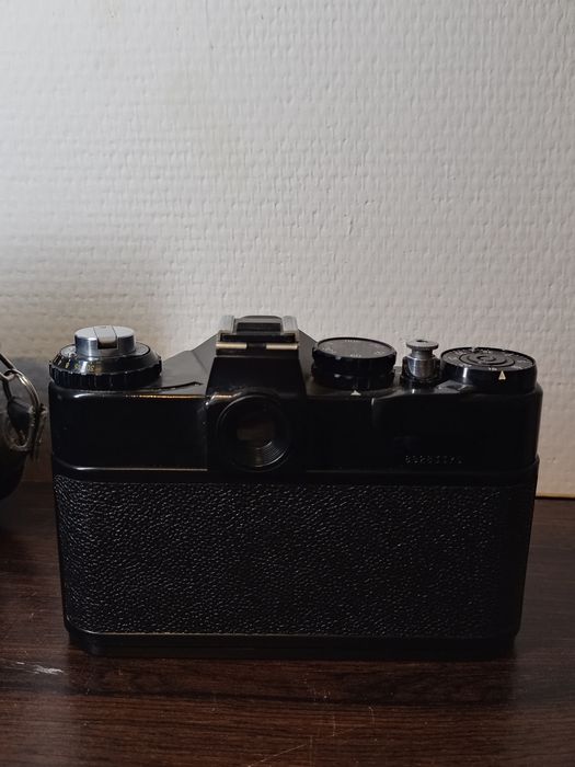 Aparat  ZENIT 11 obiektyw HELIOS 44M-4 2/58