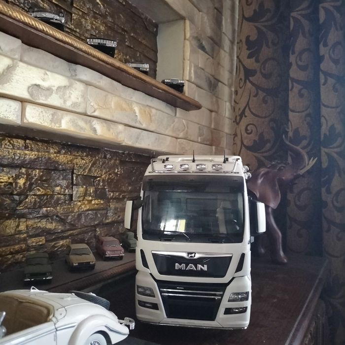 Модель 1/18 тягачи Man