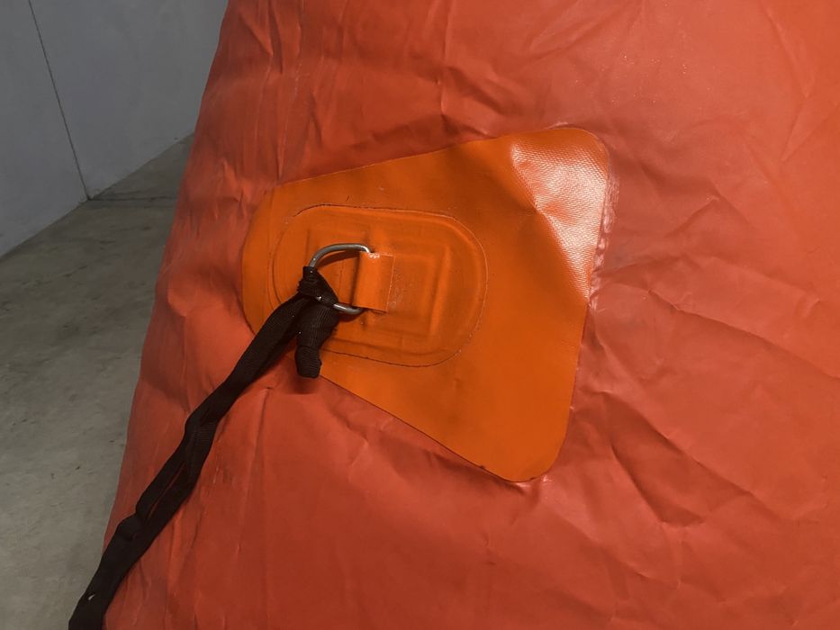 Boia Piramidal InSuflavel (1.8 m altira x 2.8 largura)