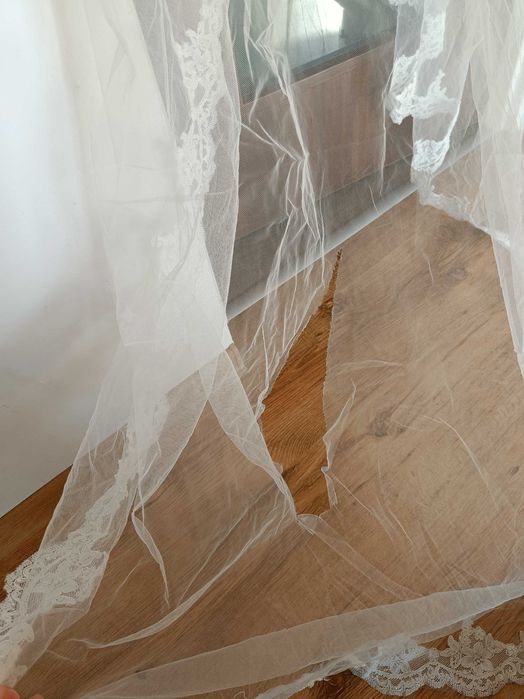 Długi ślubny welon