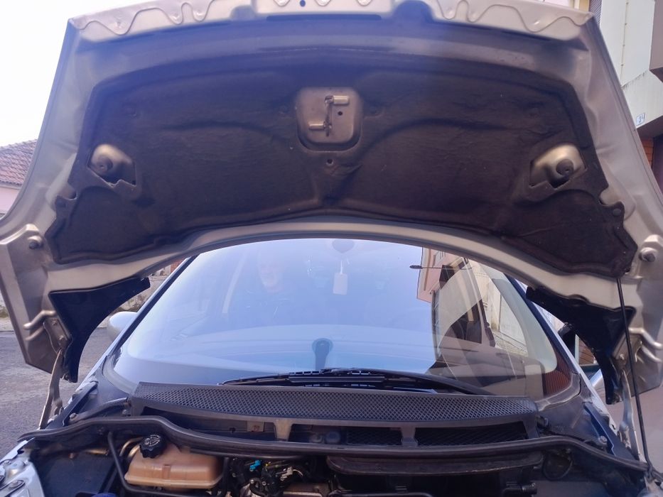 Peugeot 807 de 2003 em bom estado